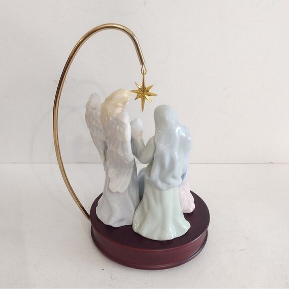 Vintage Christmas Around The World House Of Lloyd Nativity Music Box Porcelain - Picture 4 of 9